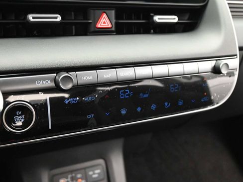 New 2025 Hyundai Ioniq 5 SE image 18