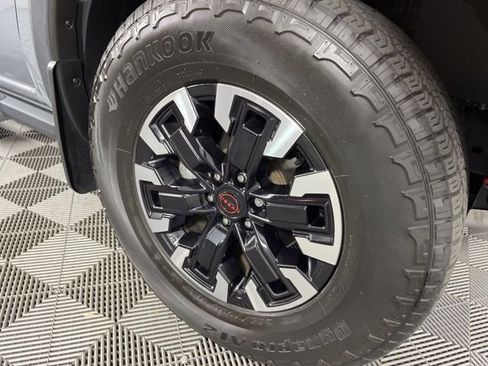 Used 2023 Nissan Frontier PRO-4X w/ Pro Convenience Package AWD/4WD image 15