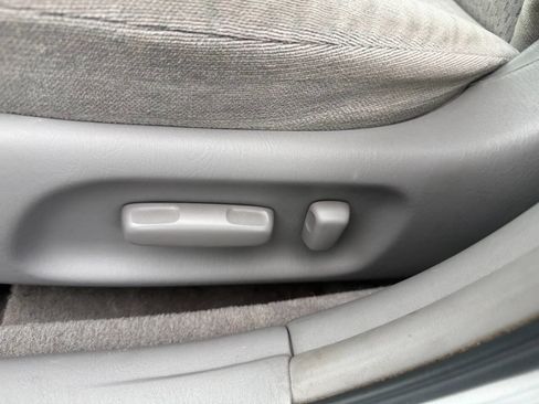 Used 2002 Toyota Camry LE image 19