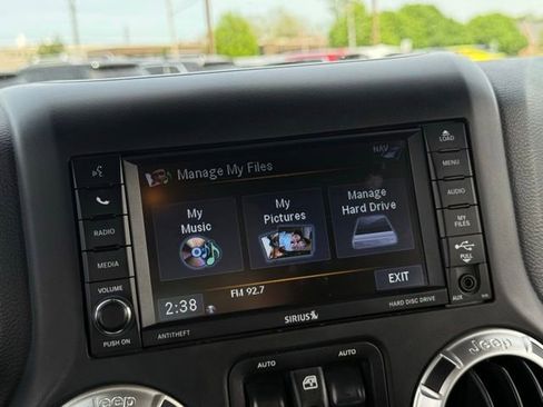 Used 2018 Jeep Wrangler Unlimited Sahara AWD/4WD image 20