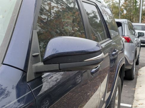 Used 2016 Toyota 4Runner SR5 Premium image 11