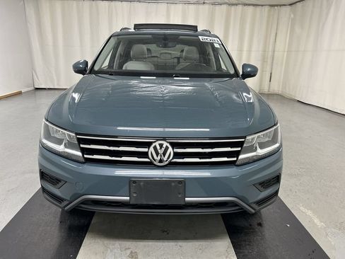 Used 2021 Volkswagen Tiguan SE w/ Panoramic Sunroof Package AWD/4WD image 3
