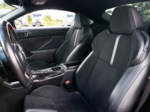 Used 2022 Toyota GR86 Premium w/ ALL Weather Mat Package (TMS) image 6