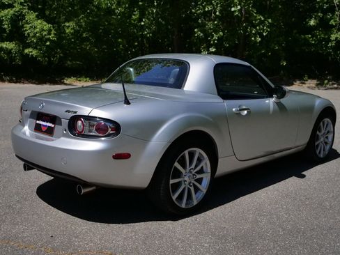 Used 2008 MAZDA MX-5 Miata Grand Touring w/ Premium Pkg RWD image 9