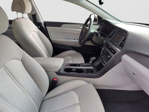 Used 2016 Hyundai Sonata SE image 18