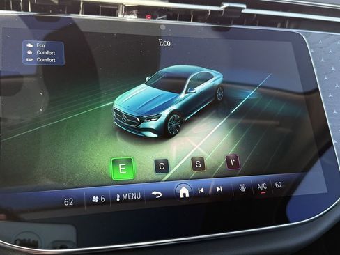 Used 2025 Mercedes-Benz E 350 Sedan image 10