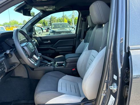 Used 2025 Toyota Tacoma TRD Off-Road AWD/4WD image 11