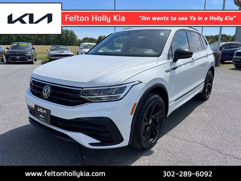 Used 2024 Volkswagen Tiguan SE R-Line FWD image 1