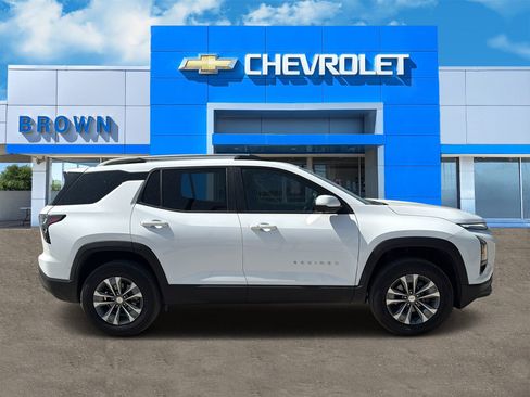 Used 2025 Chevrolet Equinox LT w/ Convenience Package II image 2