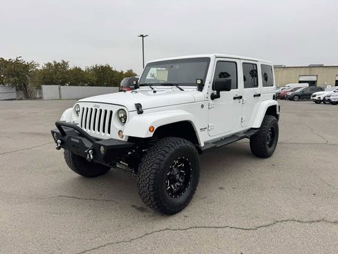 Used 2015 Jeep Wrangler Unlimited Sahara w/ Max Tow Package image 4