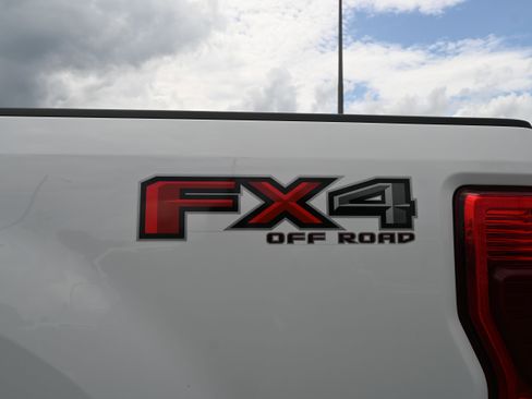 Used 2021 Ford F250 XLT w/ FX4 Off-Road Package AWD/4WD image 32