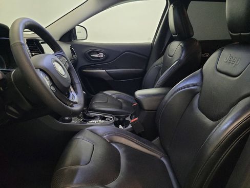 Used 2019 Jeep Cherokee Limited image 17