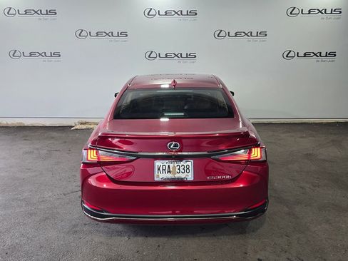Used 2025 Lexus ES 300h w/ Premium Package FWD image 9