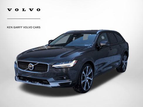 Used 2023 Volvo V90 B6 Cross Country Ultimate w/ Climate Package image 8