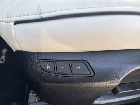 Used 2025 MAZDA CX-5 AWD 2.5 S w/ Preferred Package image 12