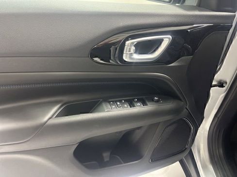 New 2026 Jeep Compass Latitude image 6