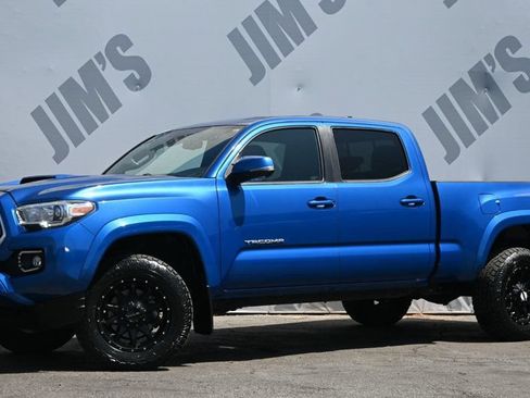 Used 2018 Toyota Tacoma TRD Sport w/ Technology Package RWD image 1
