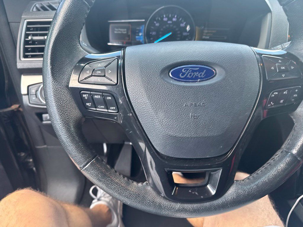 Used 2019 Ford Explorer XLT w/ Equipment Group 202A FWD image 7