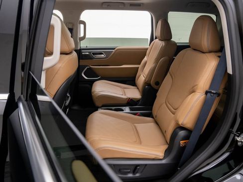 New 2026 INFINITI QX80 Luxe w/ Cargo Package AWD/4WD image 16