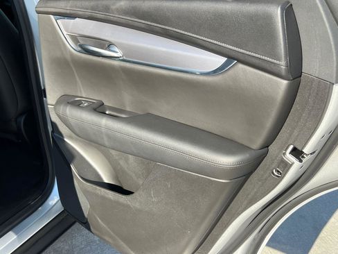 Used 2019 Cadillac XT5 Luxury image 16