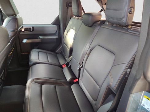 Used 2022 Ford Bronco Badlands image 18
