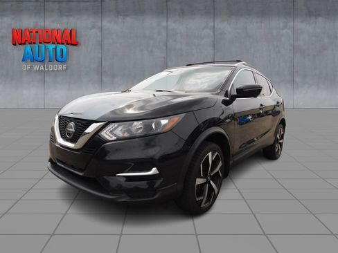 Used 2021 Nissan Rogue Sport SL FWD image 1