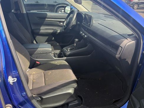 Used 2023 Honda CR-V LX image 5