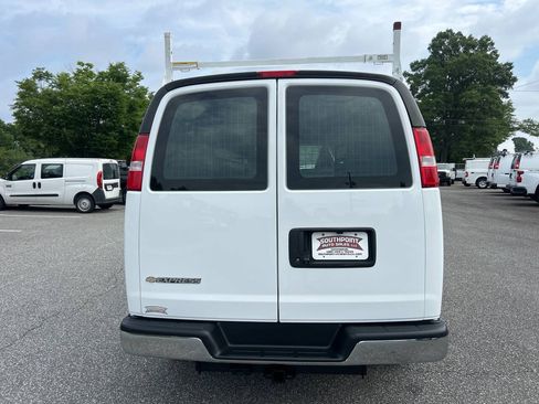 Used 2022 Chevrolet Express 2500 w/ Driver Convenience Package RWD image 8