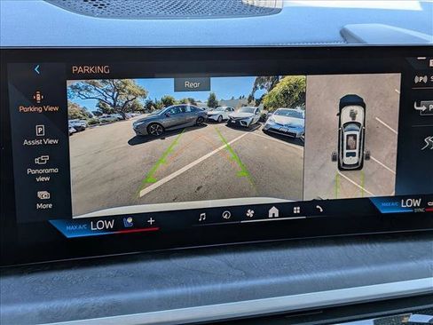 Used 2024 BMW X7 xDrive40i AWD/4WD image 13