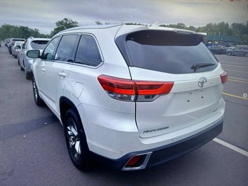 Used 2019 Toyota Highlander Limited Platinum AWD/4WD image 2