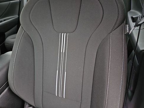 New 2025 Hyundai Elantra SEL image 12