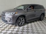 Used 2017 Toyota Highlander FWD V6 image 4