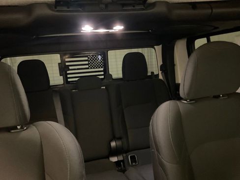 Used 2021 Jeep Gladiator Sport AWD/4WD image 30