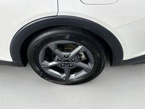 Used 2025 Kia K4 FWD image 11