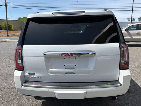 Used 2016 GMC Yukon Denali w/ Open Road Package AWD/4WD image 16