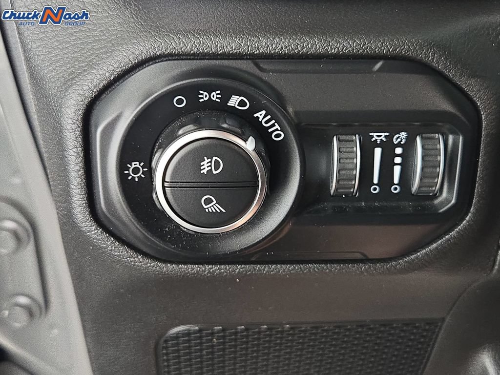 Used 2021 Jeep Gladiator Mojave w/ Cold Weather Group AWD/4WD image 23