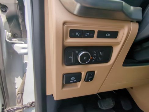 Used 2022 Ford F150 Lariat image 21