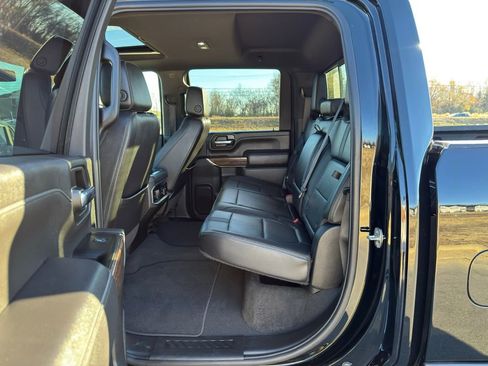 Used 2022 Chevrolet Silverado 2500 High Country image 22