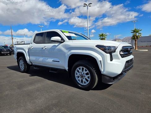 Certified 2025 Toyota Tacoma SR5 image 2