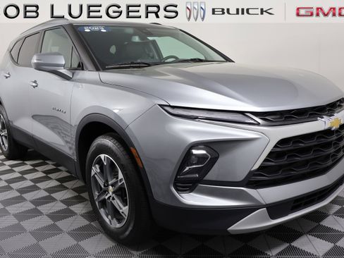Certified 2023 Chevrolet Blazer LT AWD/4WD image 1