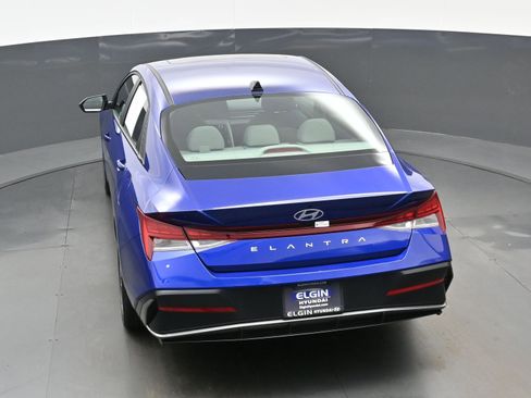 Certified 2025 Hyundai Elantra SEL image 37
