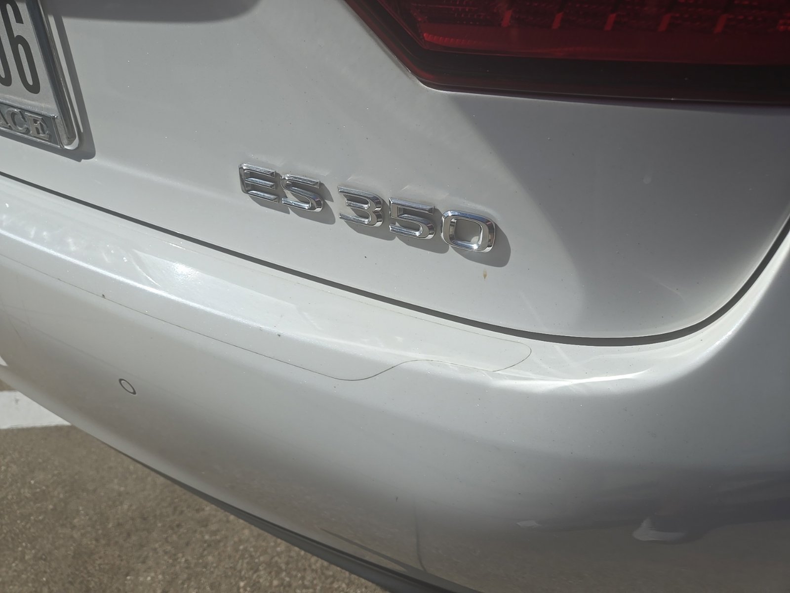 Used 2015 Lexus ES 350 w/ Luxury Package FWD image 7