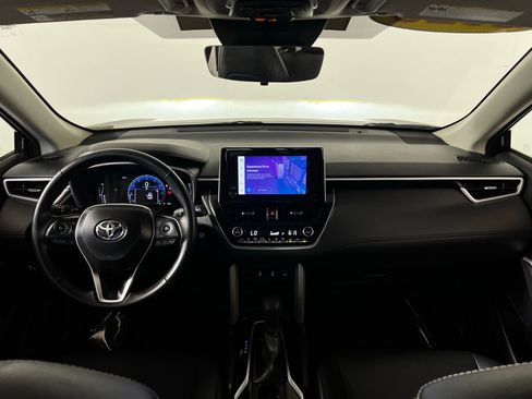 Certified 2025 Toyota Corolla Cross XLE image 24