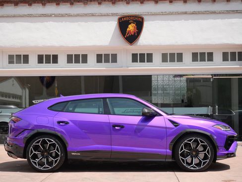 Used 2024 Lamborghini Urus Performante AWD/4WD image 2