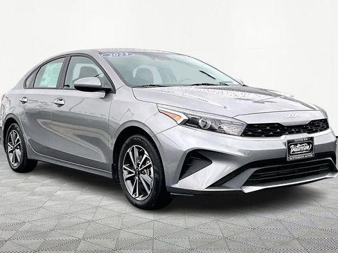Used 2023 Kia Forte LXS image 5