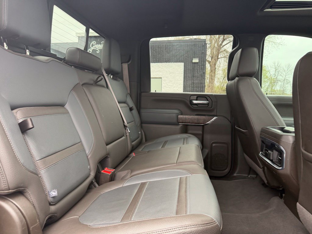 Used 2022 GMC Sierra 2500 Denali w/ Denali Black Diamond Edition AWD/4WD image 27