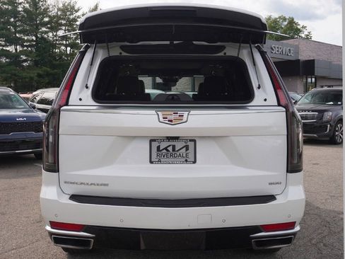 Used 2023 Cadillac Escalade Premium Luxury w/ LPO, Floor Liner Package AWD/4WD image 25