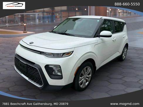 Used 2020 Kia Soul LX FWD image 2