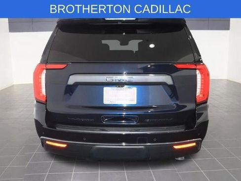 Used 2023 GMC Yukon XL Denali Ultimate AWD/4WD image 4