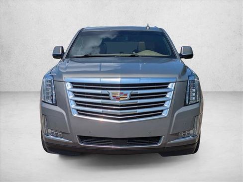 Used 2018 Cadillac Escalade ESV Platinum AWD/4WD image 2